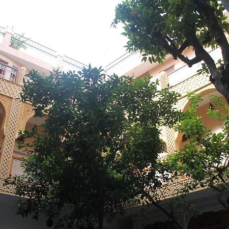 Riad Les Chrifis Navette Aeroport 24 Sur 24 Fez Exterior foto